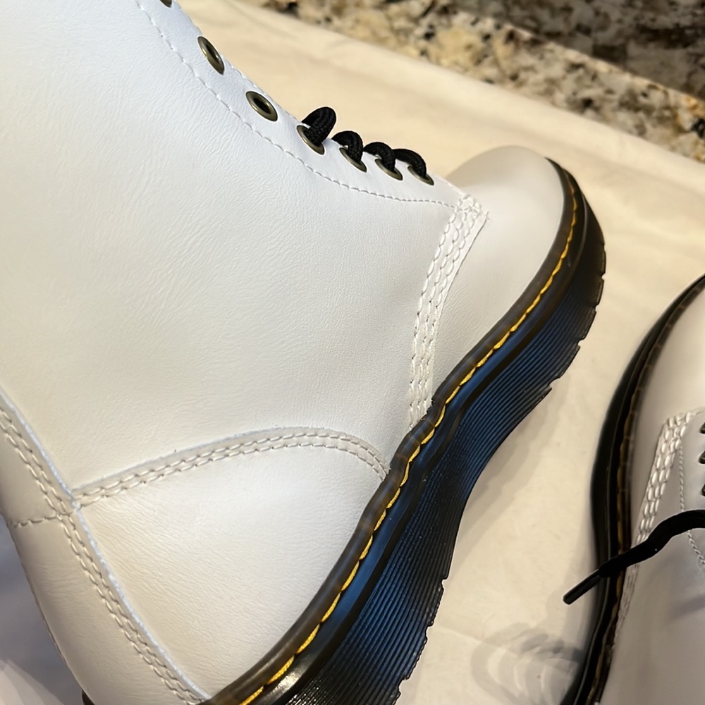 - Dr. Marten Zavala White Combat Boot NWOT - Picture 6 of 8